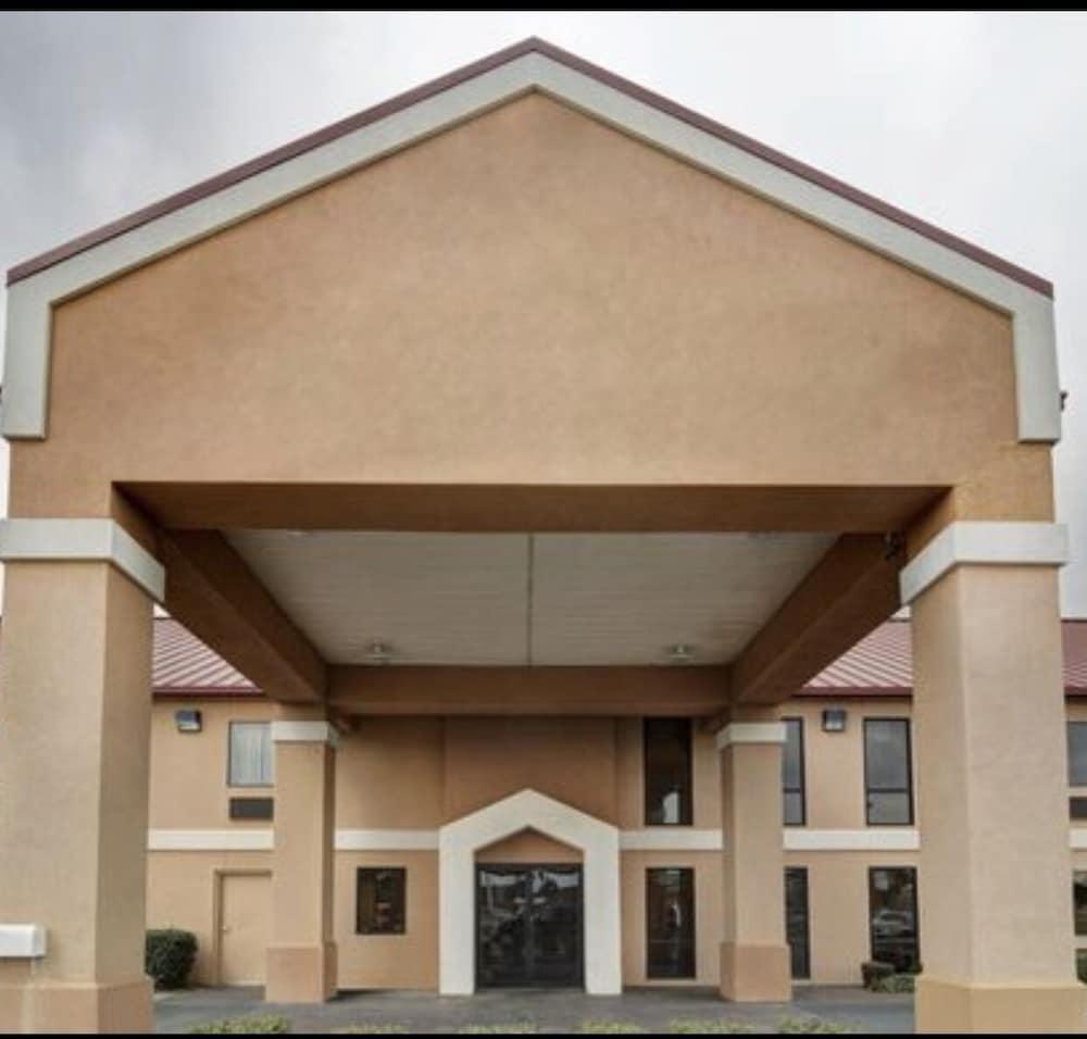 Quality Inn & Suites Pine Bluff Εξωτερικό φωτογραφία