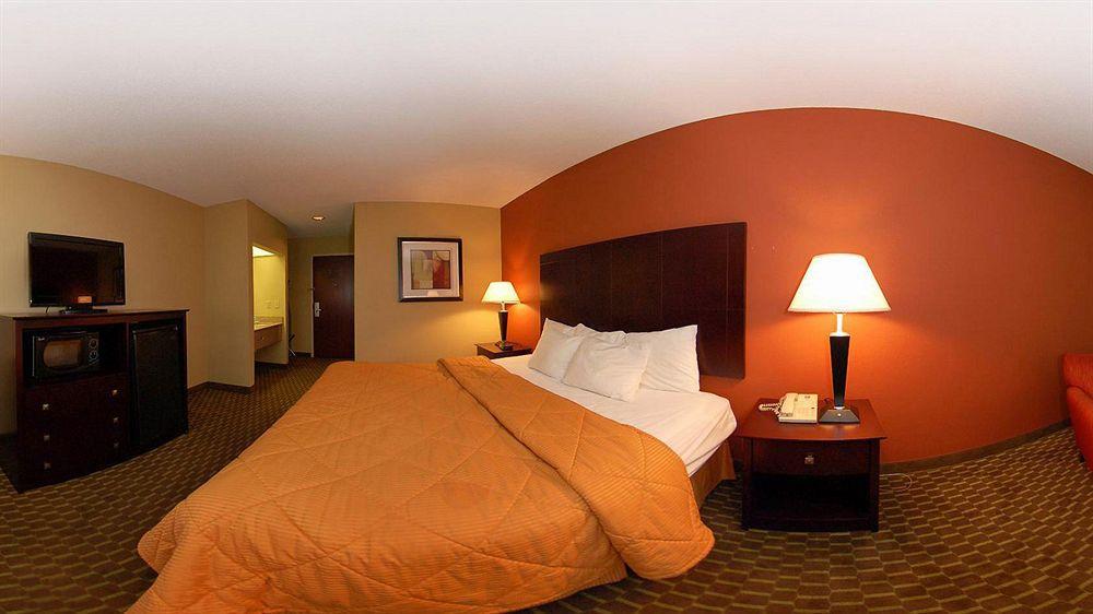 Quality Inn & Suites Pine Bluff Εξωτερικό φωτογραφία