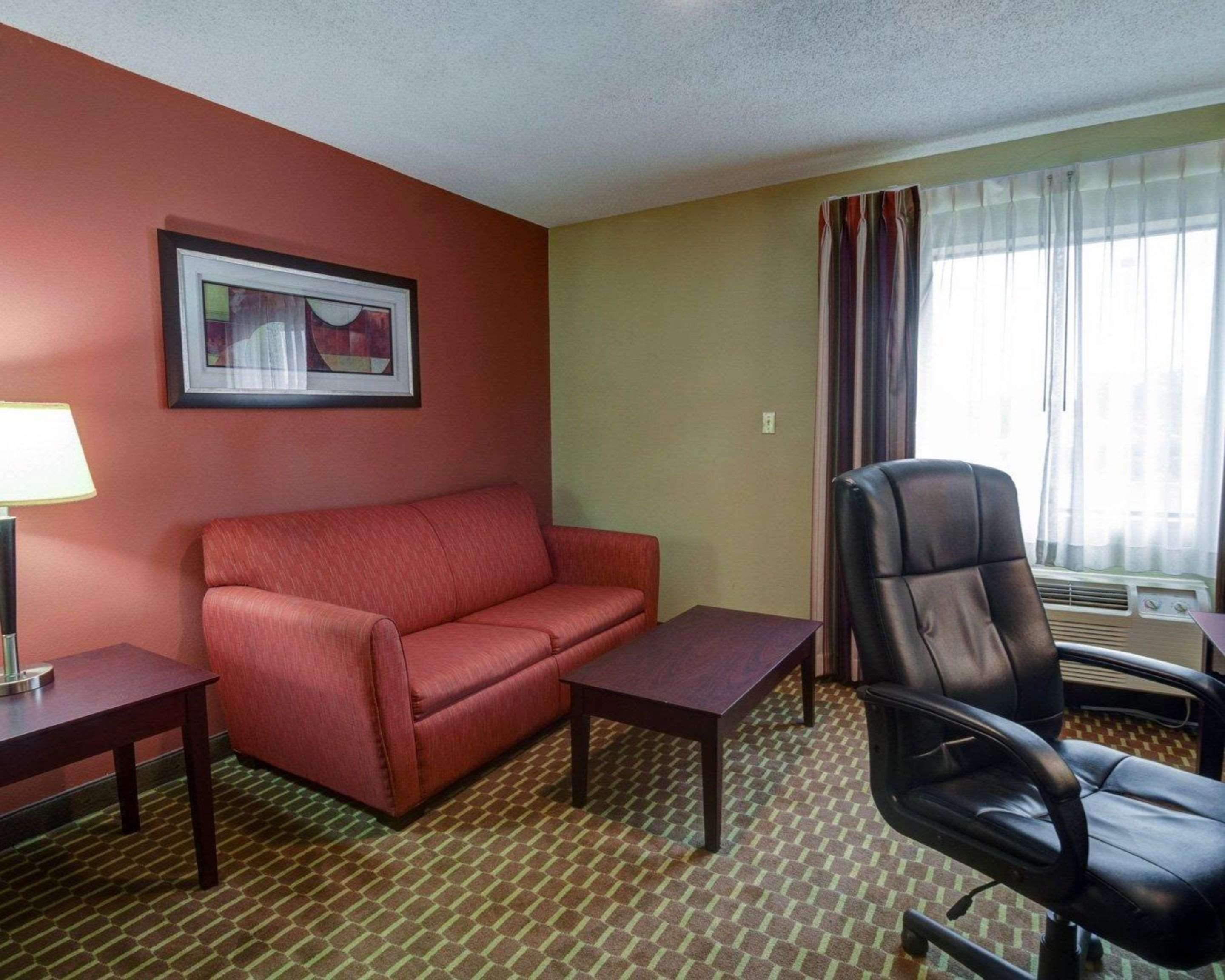 Quality Inn & Suites Pine Bluff Εξωτερικό φωτογραφία