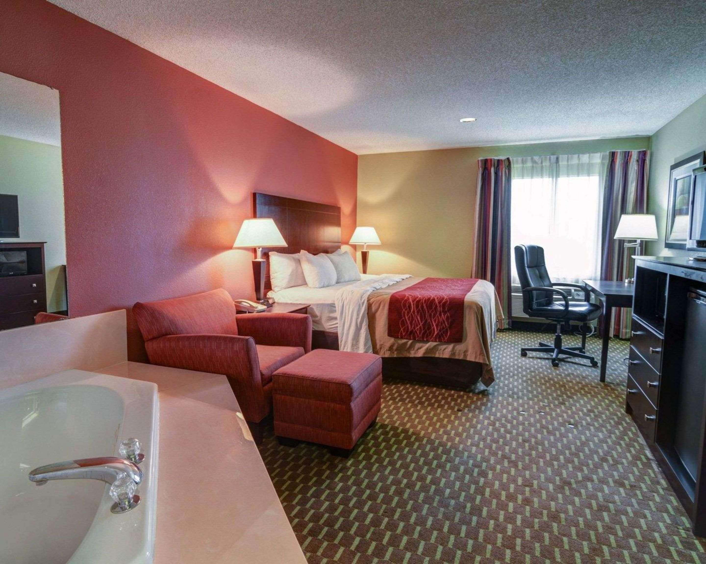 Quality Inn & Suites Pine Bluff Εξωτερικό φωτογραφία