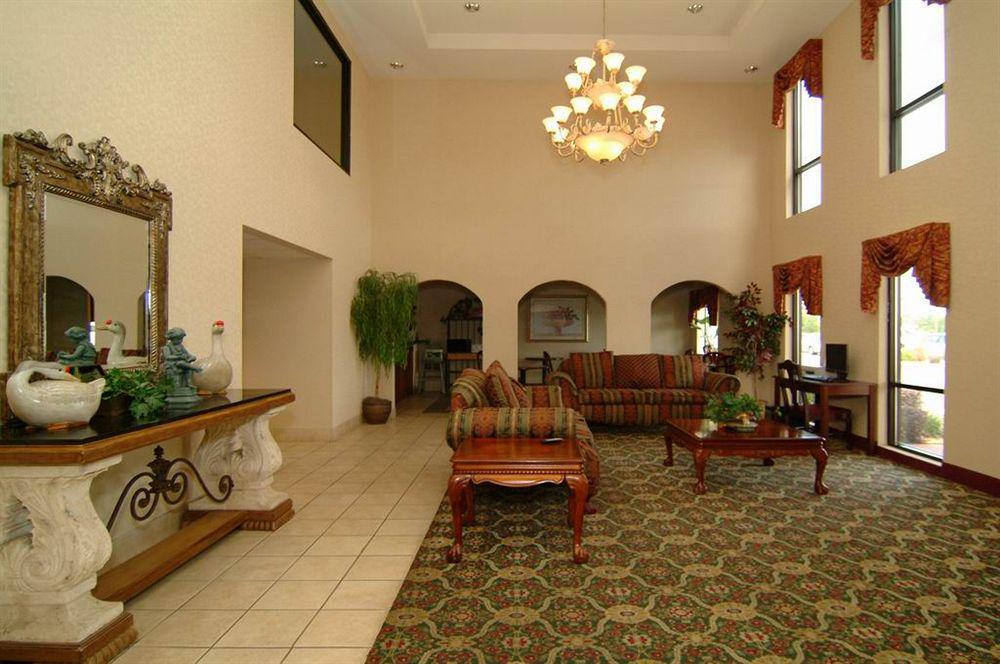 Quality Inn & Suites Pine Bluff Εξωτερικό φωτογραφία